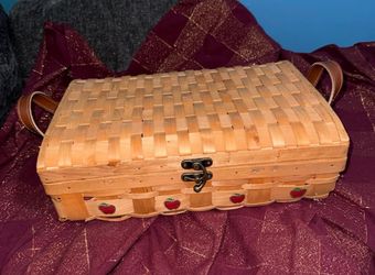 Vintage Primitive Woven Wicker Red Apple storage box Basket
