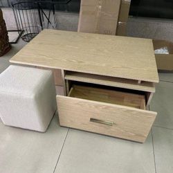 NIB Oakwood Lift Coffee Table With Two Stools