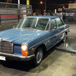 Mercedes-Benz 220D