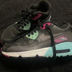Airmax Size 5.5 Y