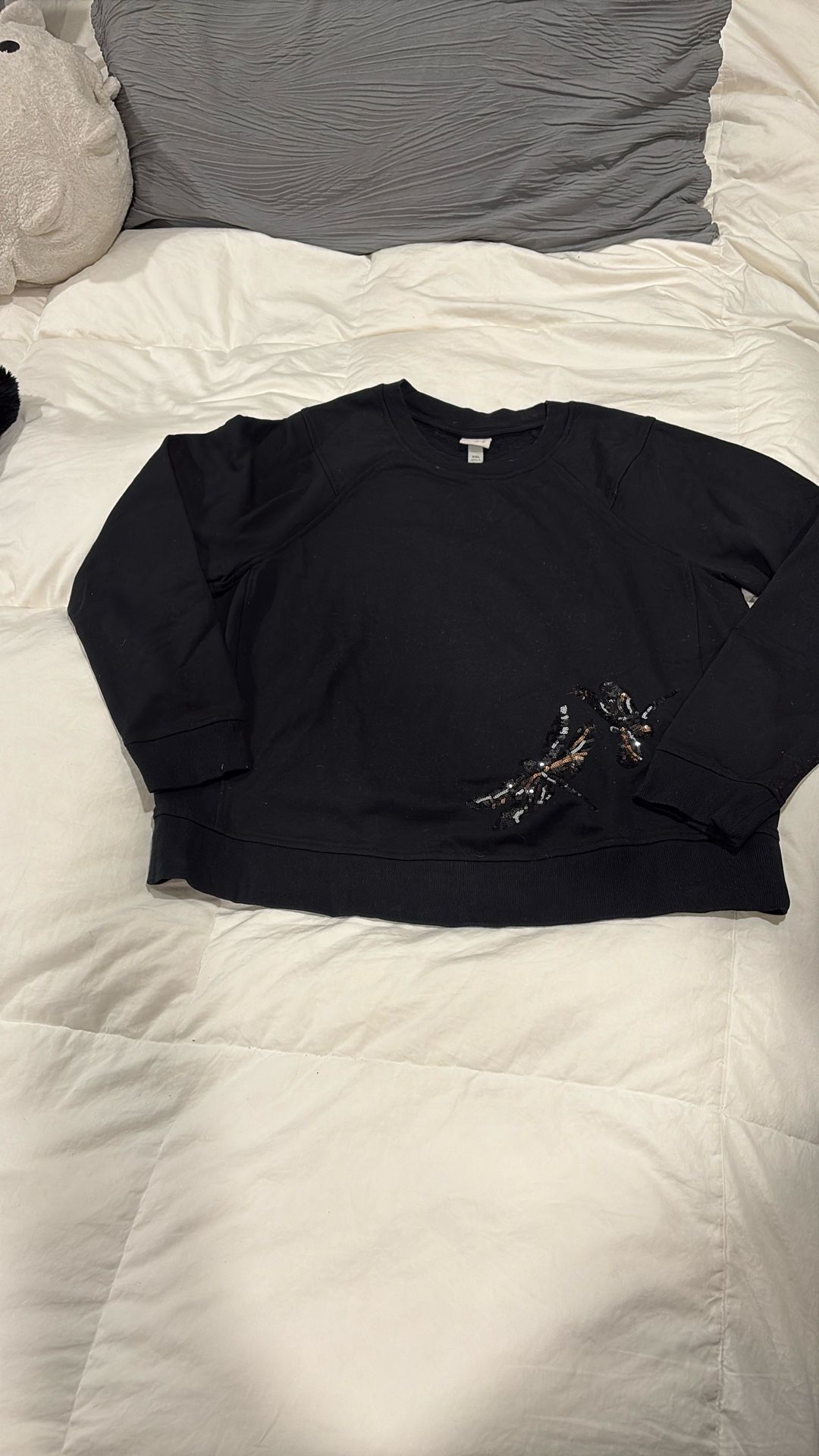 A New Day. Women’s Black Sequin, DragonFlies Embellish Sweatshirt. Size XXL. Fits More Like A XL