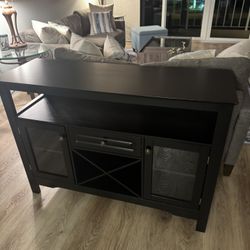Liquor Cabinet, Tv Stand Or Credenza/ Buffet Table Gaming