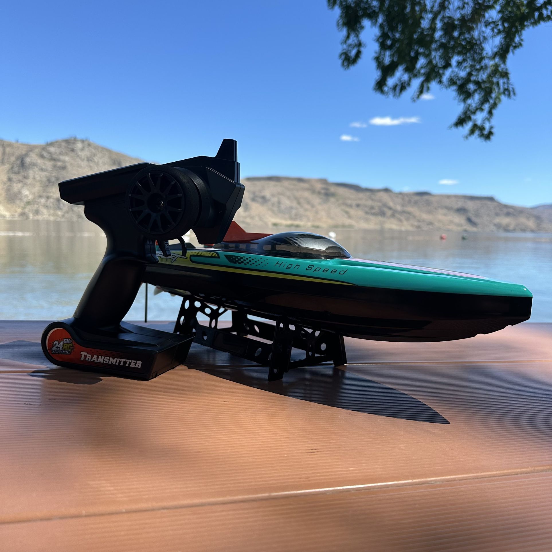 40+ MPH RC BOAT 