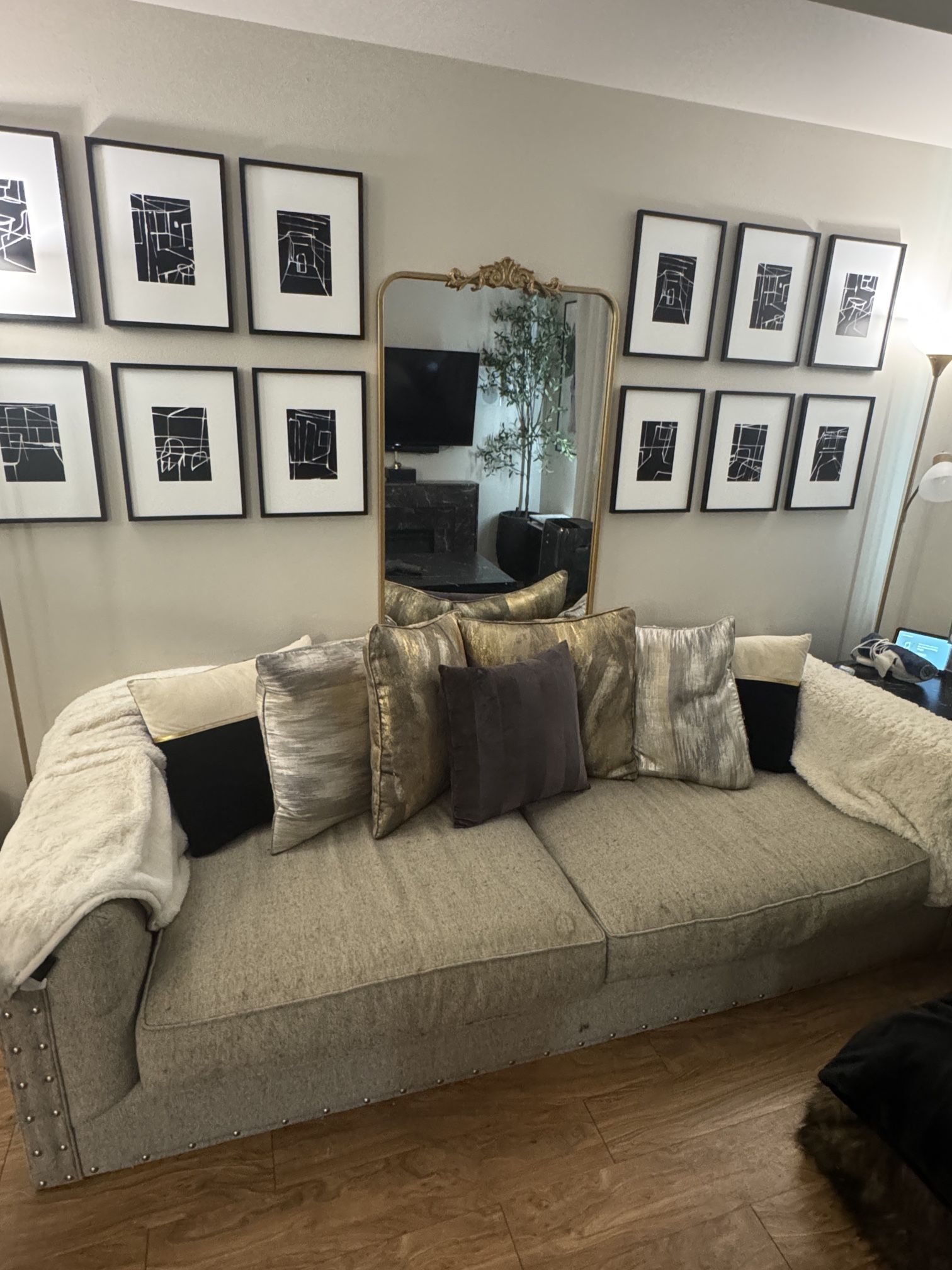 FREE Comfortable 3-Seater Sofa - pillows included