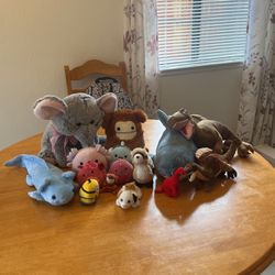 Lot Of Stuffed Animals For Sale.