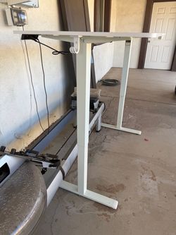 Standing desk
