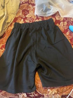 Black essential shorts