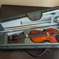 Yamaha Violin, Model V-5 4/4. Great Condition. Includes Case