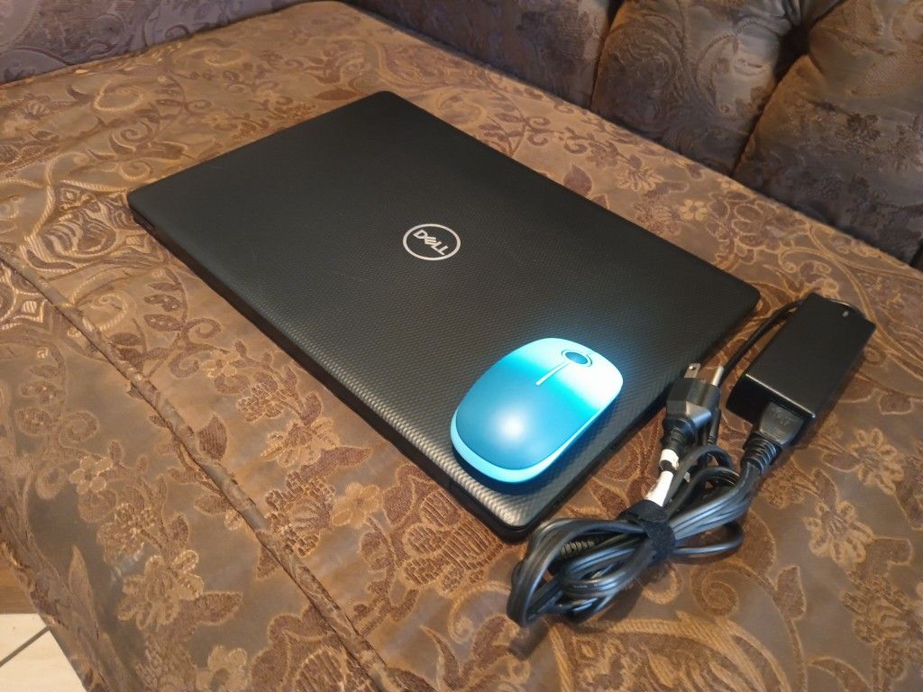 Laptop Dell Inspiron 3583-8gb Ram-128gb HD SSD Solid Go-od For Stud-ents Bue-na-para Estu-diantes.
