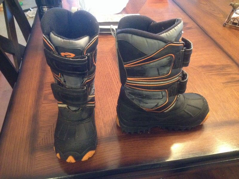 Stride rite snow boots size 12