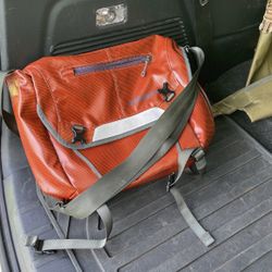 Paragonia Messenger Bag- Waterproof