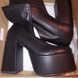 Steve Madden 9.5 Black Booties