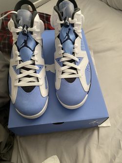 Retro 6 "UNC" Size 9