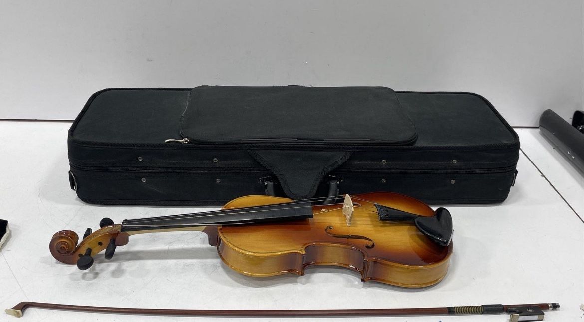 Lark Full Size 4/4 Violin