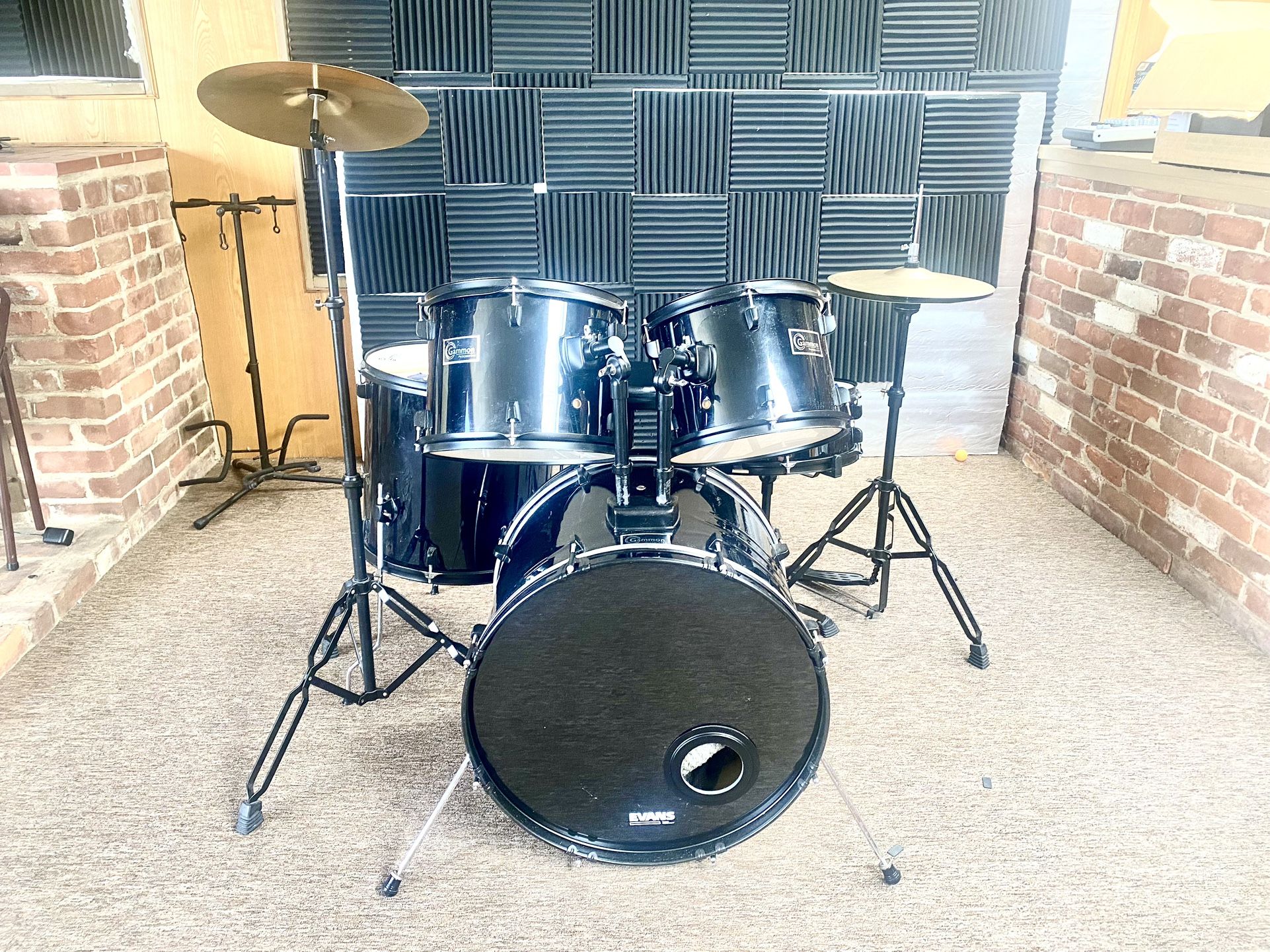 Gammon Beginner 5 piece Drum Set - Perfect for Aspiring Drummers