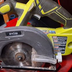 Ryobi ONE+ 18 v 5 1/2 inch circular saw