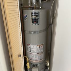 2019 40 Gal Bradford White Water Heater - Eco Defender 