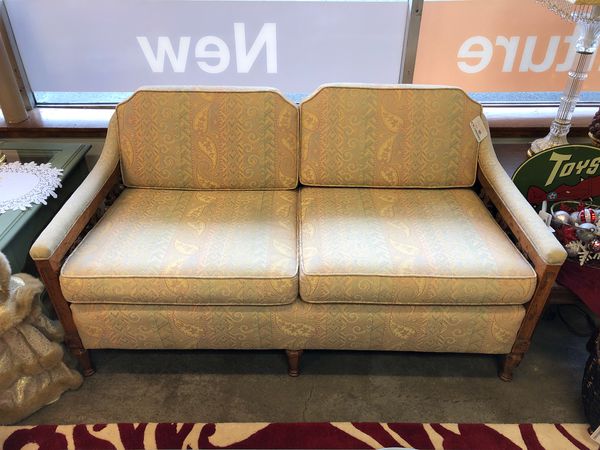 Upholstered Loveseat For Sale In Tacoma Wa Offerup