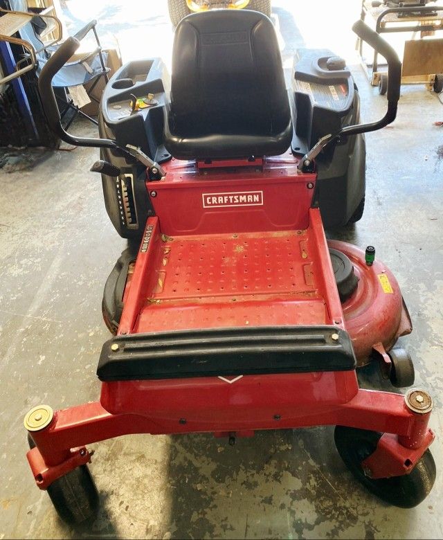 Craftsman Z700 Zero Turn Mower