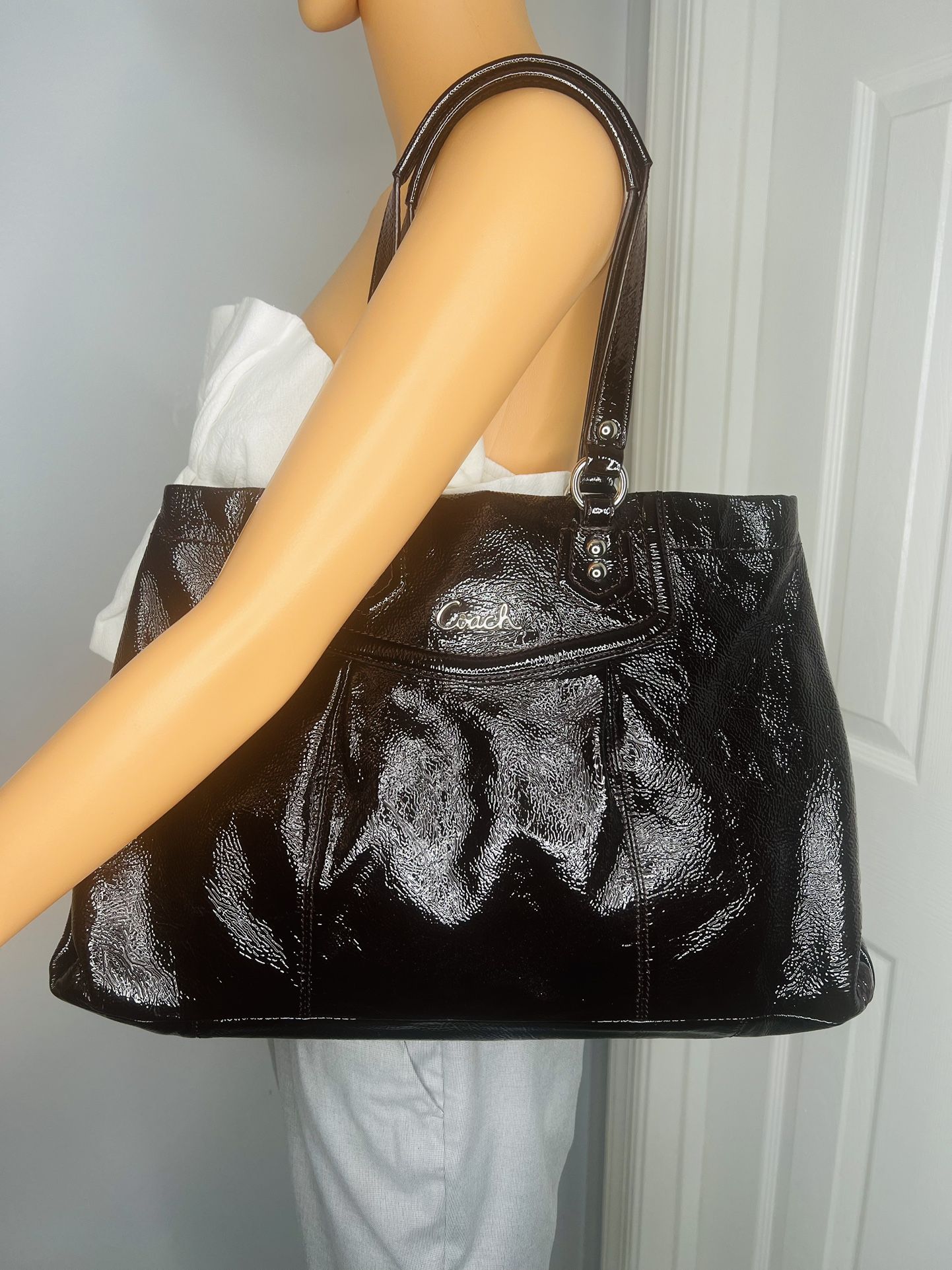 VINTAGE COACH CROSSBODY BAG