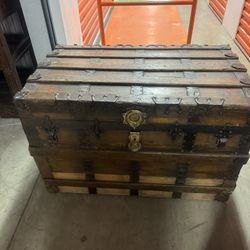 VINTAGE ANTIQUE WOOD FLAT TOP STEAMER TRUNK STORAGE 
