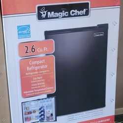 Magic Chef Compact Refrigerator 