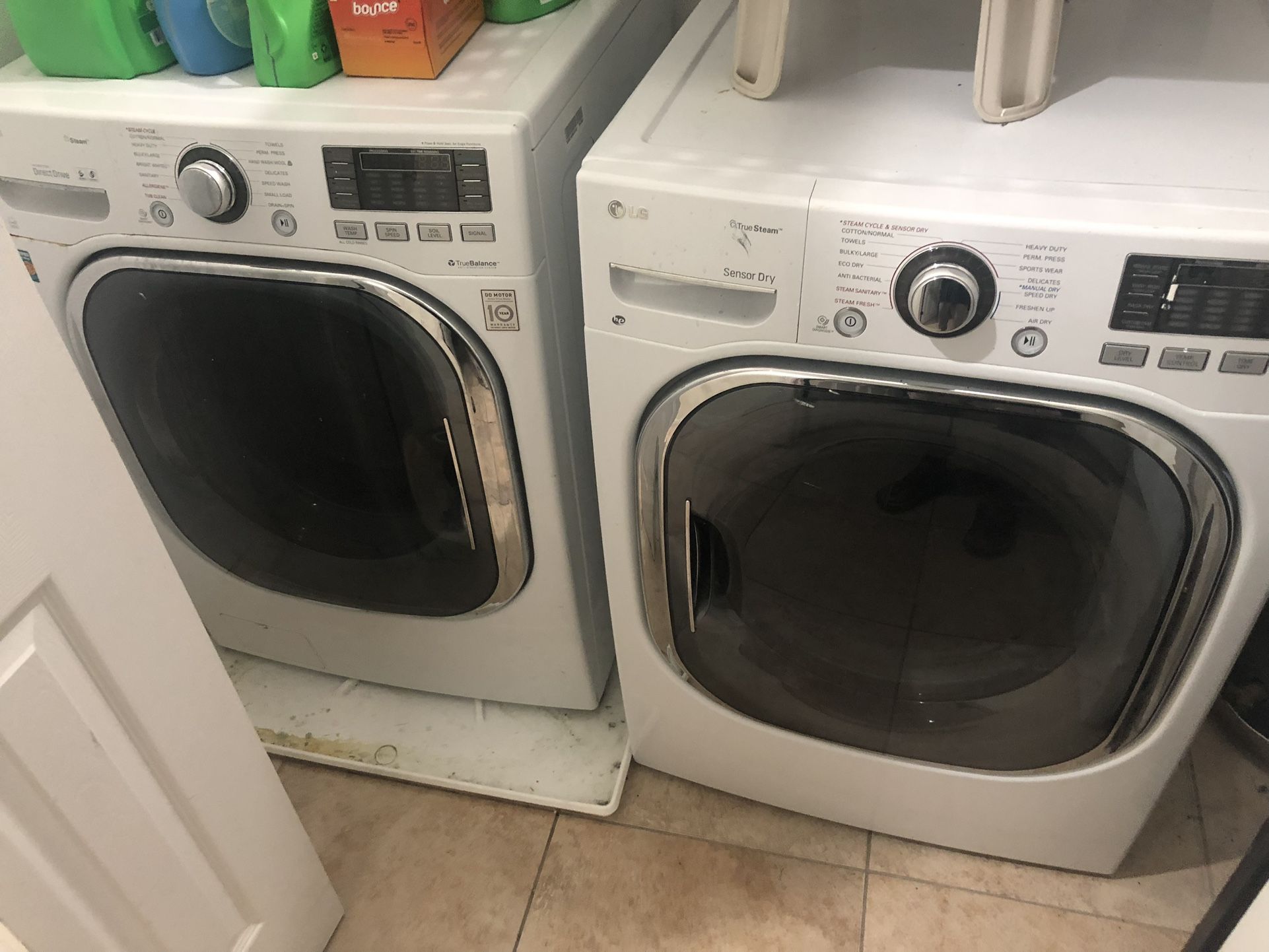 LG Washer & Dryer w/ Stacking Kit
