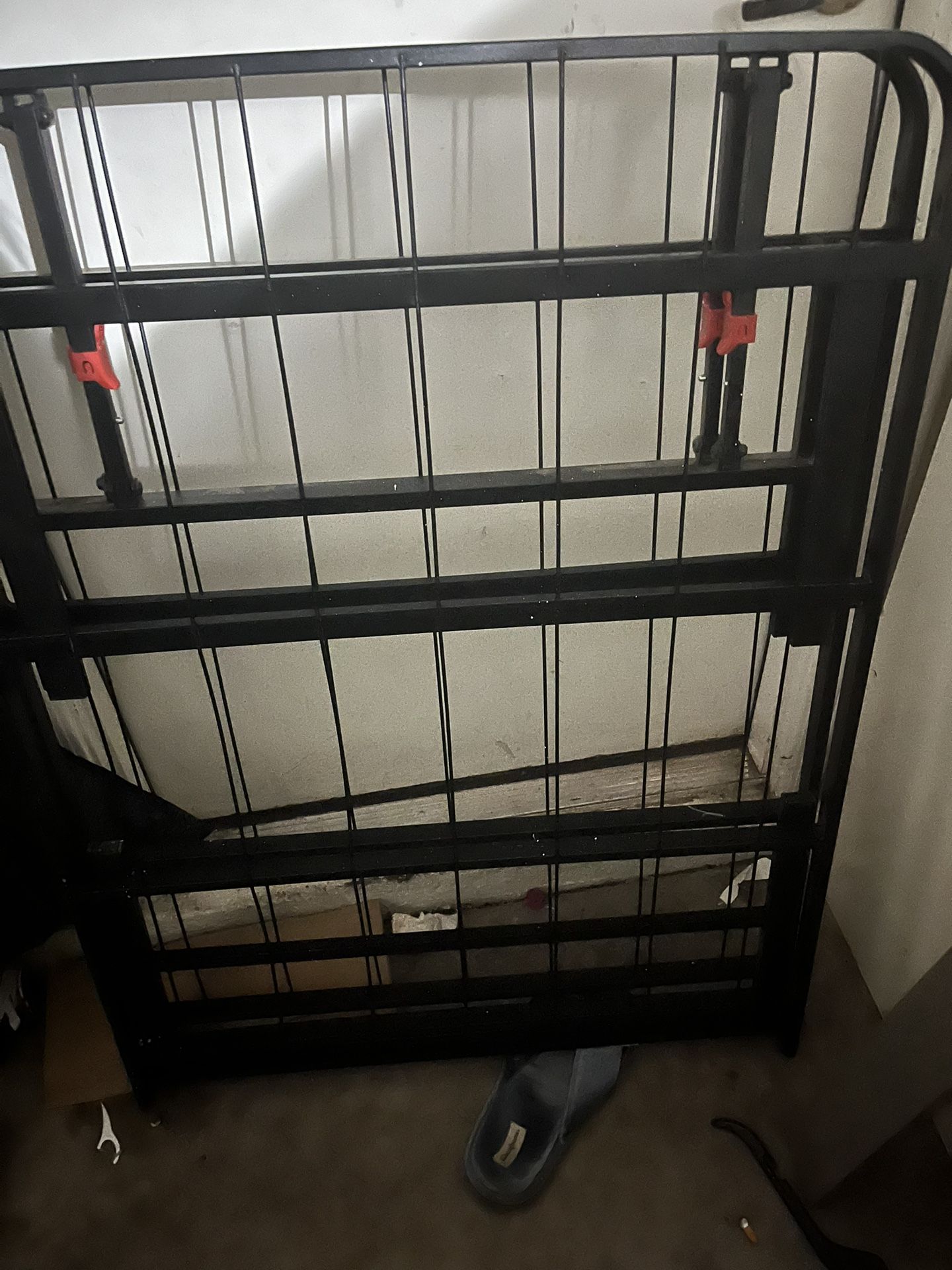 Cot.. Pull Out Bed Twin