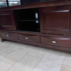 GORGEOUS GREAT NEW FURNITURE! DOOR BUSTER! $199!! MOVING DRAWERS 