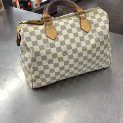 Louis Vuitton Speedy 30 Handbag 