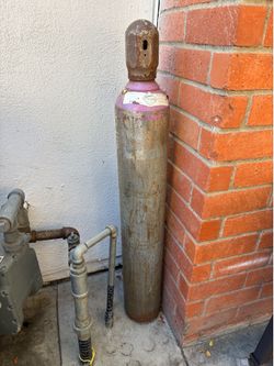 Helium tank . Empty