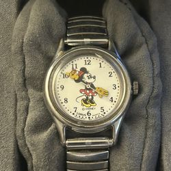 Lorus By Seiko Disney Minnie Mouse Quartz Vintage Watch New Battery V(contact info removed)