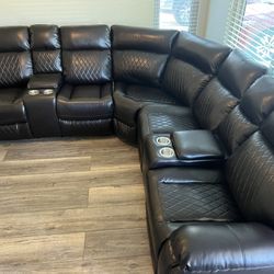 New Power Reclining Sectional.  Black, Brown, Grey Leather.  97x97x40H.  Free Delivery!