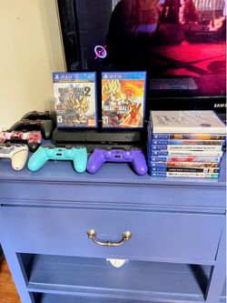 PS4 Bundle Games & 6 Controllers