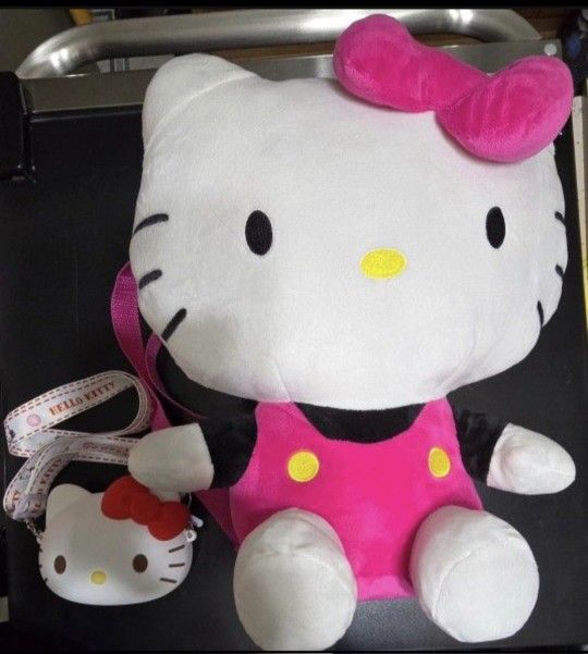 NEW HELLO KITTY BACKPACK AND MINI PURSE FOR SALE