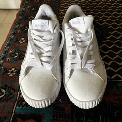 Women’s Puma’s Sneakers 