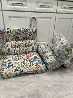 Brand new! 4 Pieces Patio Chair Cushions Combined Seat and Back,Tufted Outdoor Chair Cushion with Tie,40"x20"x4"
