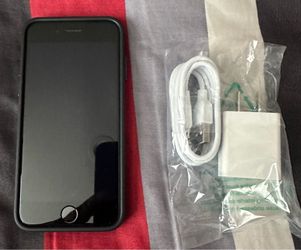 iPhone SE 3rd Gen - Fully Unlocked for any Carrier