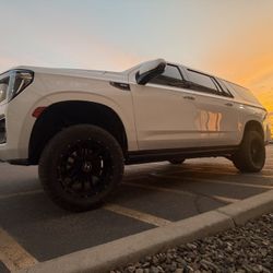 2.5” Lift Kit With Installation. For GMC CHEVY SUV (We Finance)