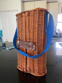Wicker Bottle Carrier  Fits 2 Bottles of liquor/ wine