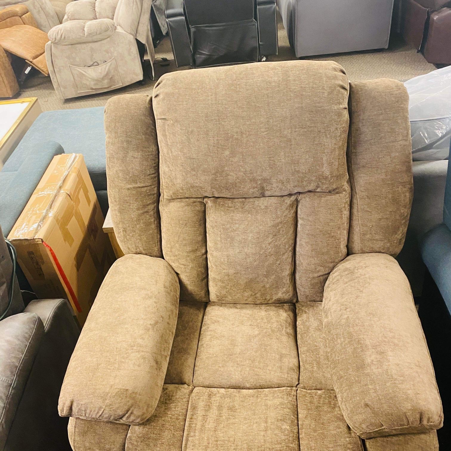 Home Lavonia Massage Recliner, Brown 