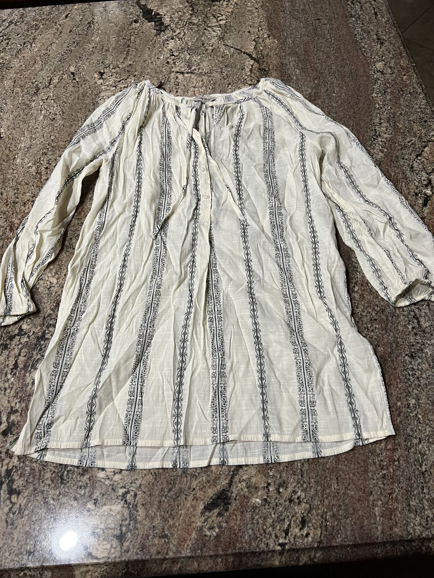 Lucky brand women’s size small tunic style top