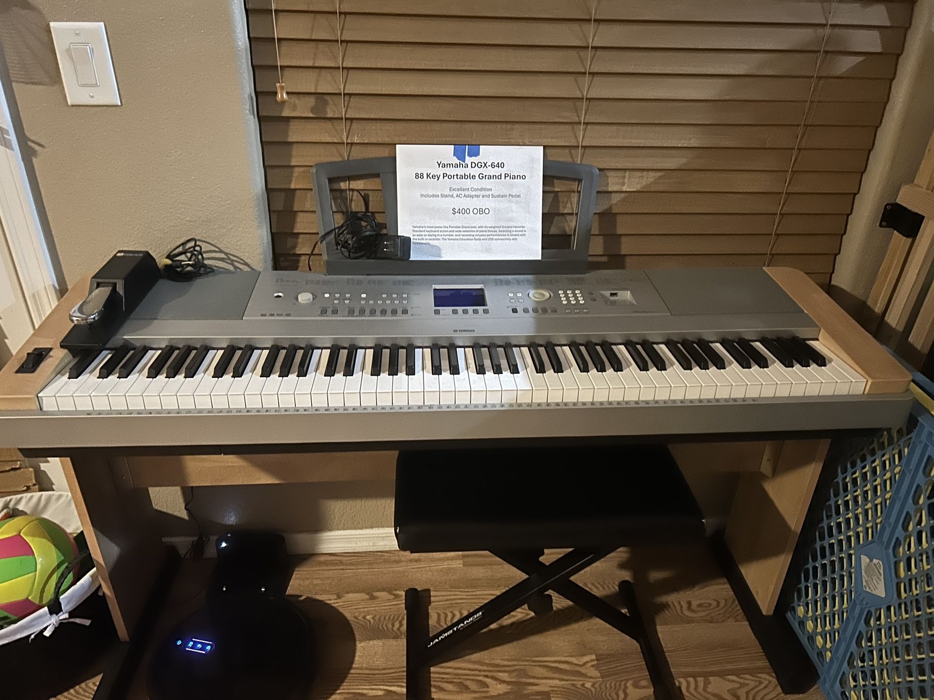 Yamaha DGX-640 88 Key Portable Grand Piano
