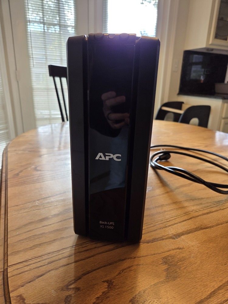 APC BX1500G UPS