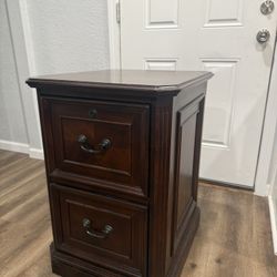File Cabinet/ End Table.  21 Inch Left To Right, 25 Inch Front To Back, 31 Inches Tall 
