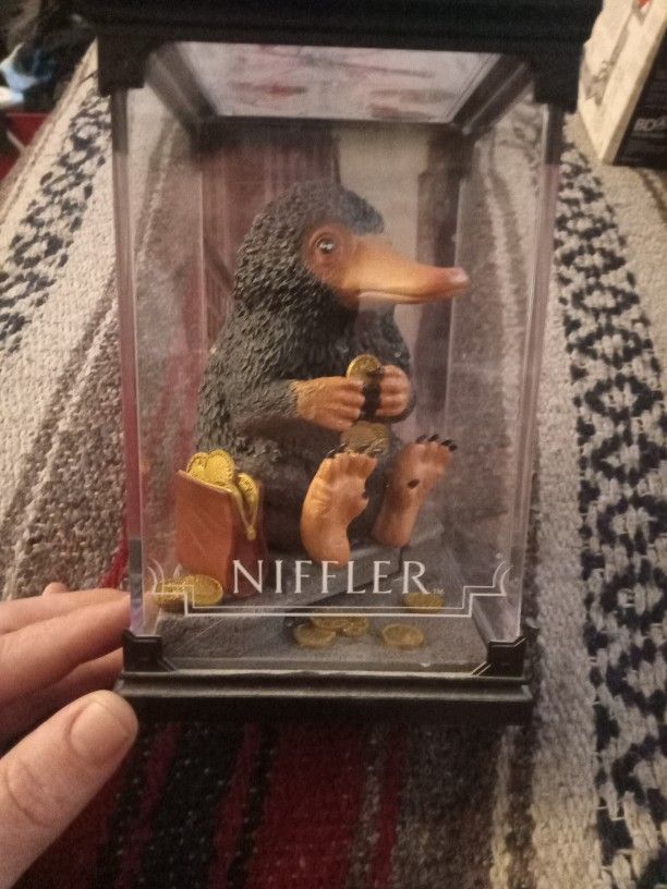 Niffler Statue