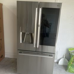 LG Refrigerator (Studio)