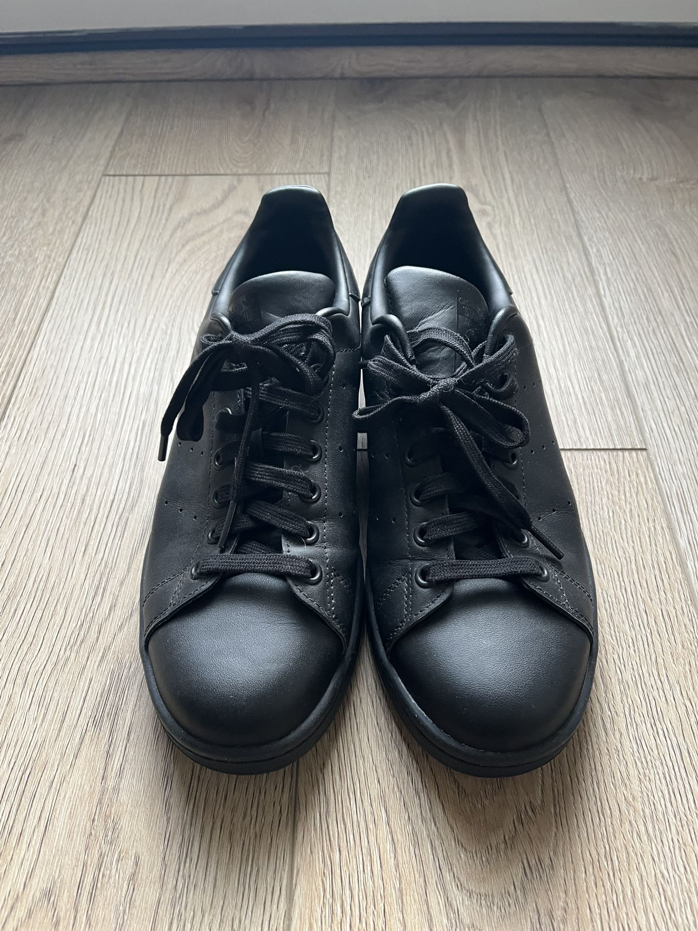Adidas Stan Smith (Men’s - Size 9)