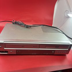 GoVideo VCR/DVD Player Combo DV2150 Cables No Remote Tested and Working