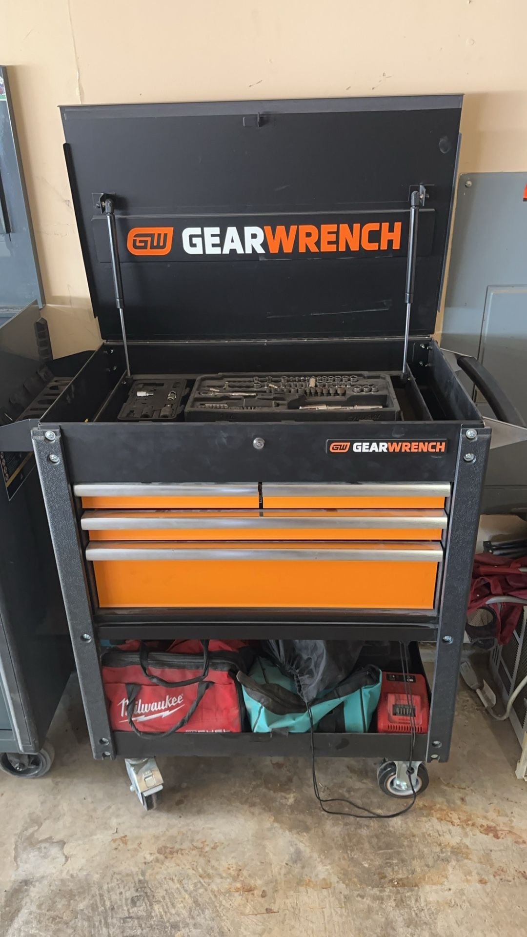 Gear Wrench Box With Tools 